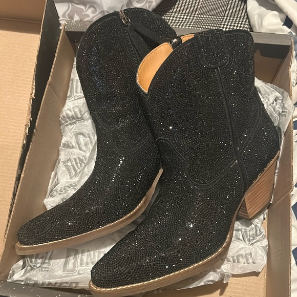 Dingo Booties - Picture 2 of 5